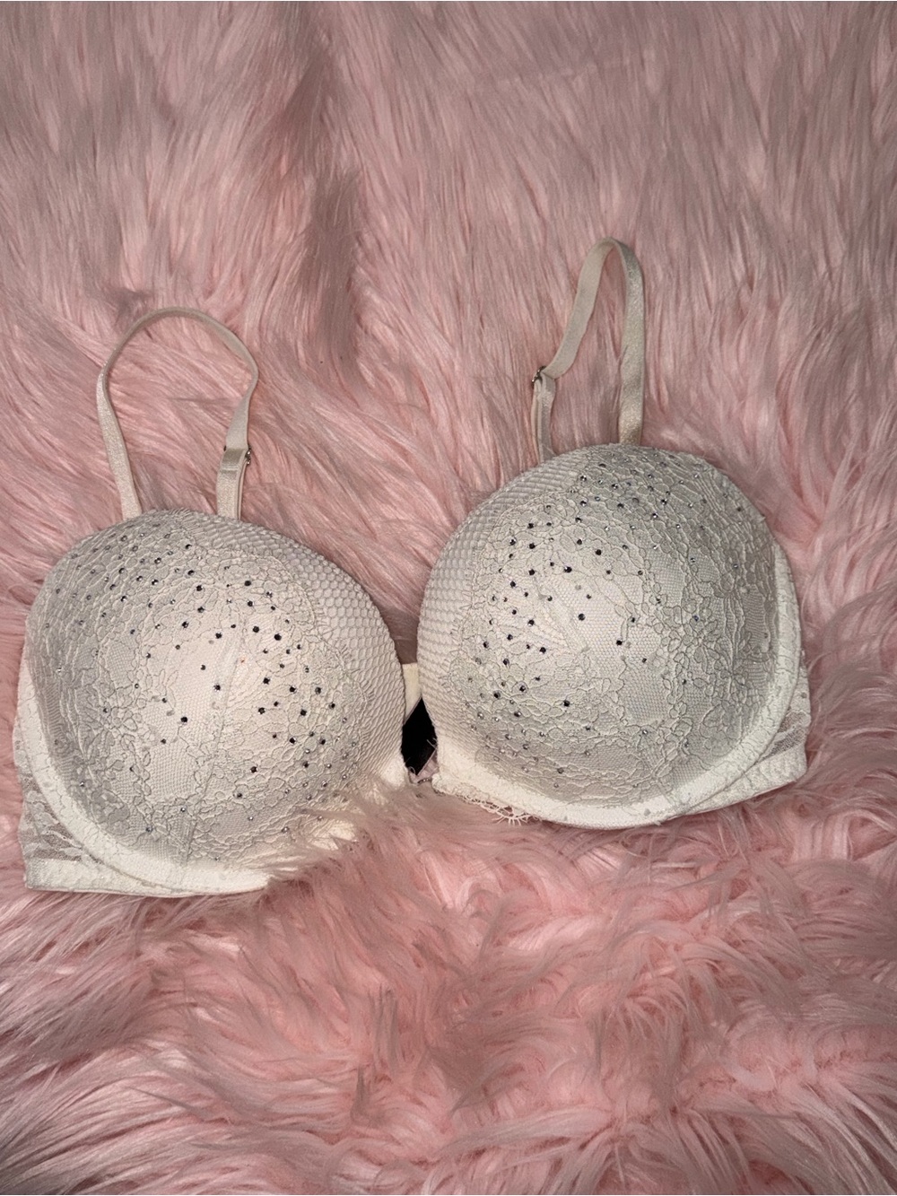Victorias Secret Very Sexy White Lace Rhinestone Push Up Bra 34D Underwire